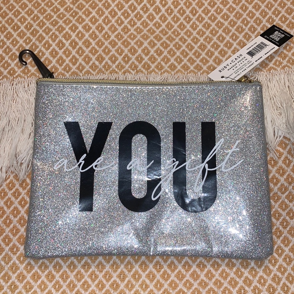 NWT Ruby + Cash Makeup Pouch